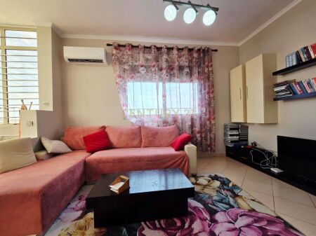 IN VENDITA APPARTAMENTO 1+1 CON VISTA MARE ALL'INGRESSO DI DURRËS !