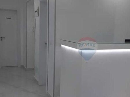 mbient me qira – Rruga e Dibrës, te Farmacia 10 ID: 530281057-66
