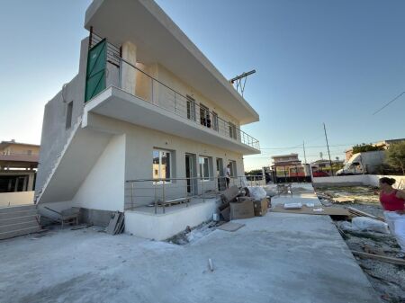 APARTAMENT 3+1+2 ME QERA – FUSHË AVIACIONIT, VLORË