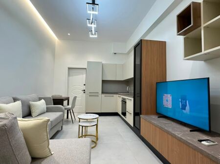 Jepet me qira apartament 2+1 – Rruga e Dibrës, Tiranë