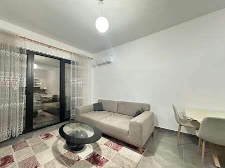 Apartament 1+1 me qera tek Square 21