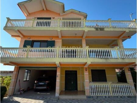 Vilë 3-Katëshe në Shitje – Xhafzotaj, Durrës | 210,000€