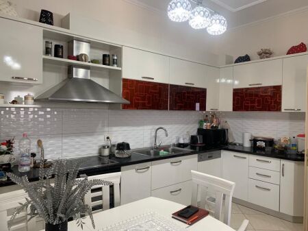 SHITET APARTAMENT 2+2+2 PORTI DURRES 240000 EURO