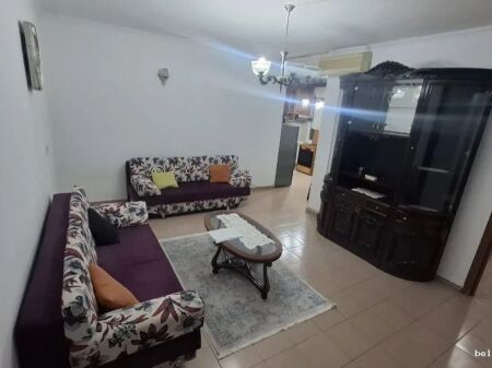 Appartamento In Affitto 1+1 Vicino Komuna e Parisit (ID B2101806) Tirana