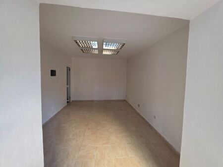 Jepet me qira dyqan në Myslym Shyri, Tiranë  ID: 5260