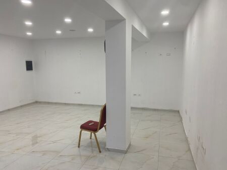 Negozio - In Affitto - Komuna e Parisit, Tirana