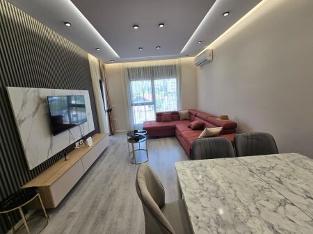 Apartament 2+1+2 Ballkon Me Qira Ne Kompleks Rezidencial | Perballe UET