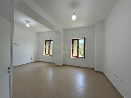 Appartamento 2+1 a Shallvaret – Vista sul Parco Rinia, Idea