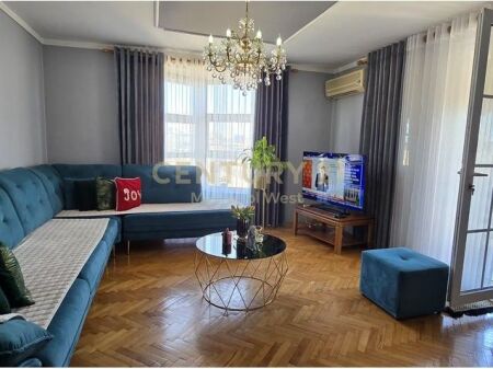 Shitet Apartament 2+1 Tek Medreseja, Rruga e Dibres 189,000 €