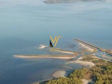 SHITET TRUALL 7.400 M2 NE VLORE, AKERNI 185.000 EURO