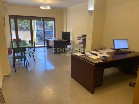 UNITÀ COMMERCIALE IN VENDITA 📍 VICINO ALL'UFFICIO DEL PROCURATORE DI TIRANA 95.000 €