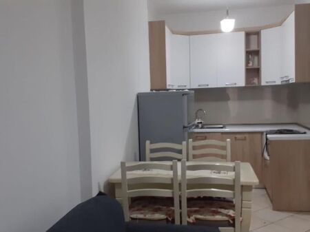 Appartamento 1+1, Cabej!