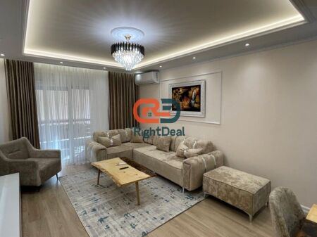 Tek Liqeni I Thate, Jepet Me Qira Apartament 2+1+2, Me 2 Poste Parkimi Te Perfshira Ne Cmim!!!