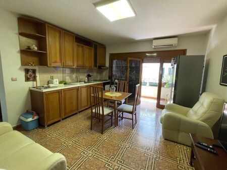 Apartament 1+1 me Qira tek Rr. Kosovareve