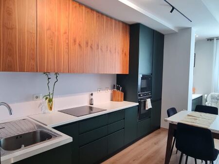 SHITER SUPER APARTAMENT 2+1 PRANE STADIUMIT AIR ALBANIA