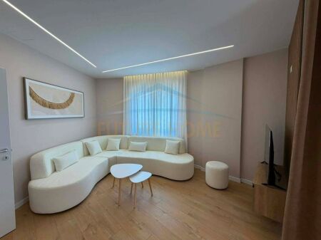 Shitet, Apartament 2+1+2, Unaza e Re