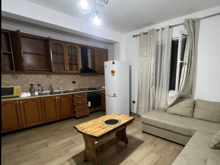 Rent | Shtëpi private 2 + 1 | Rruga Siri Kodra | 400 €/month
