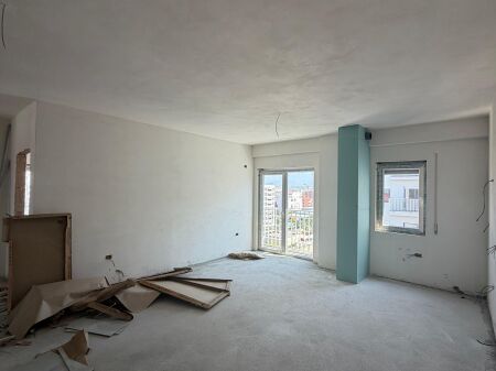 Apartament 3+1 për Shitje ne Kamez
