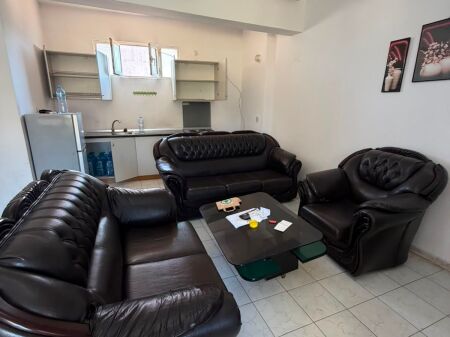 Rent | Shtëpi private 2 + 1 | Rruga Riza Cerova | 350 €/month