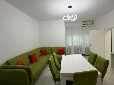 Rent | Shtëpi private 1 + 1 | Rruga Riza Cerova | 550 €/month