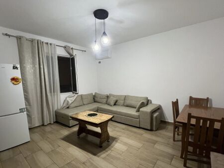 APARTAMENT 1+1. 40000 LEKE.SIRI KODRA