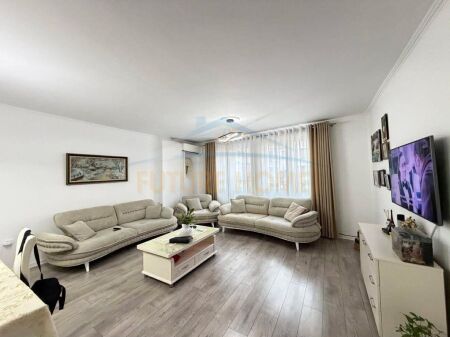 Shitet, Apartament 2+1, Pallatet Cabej, Misto Mame