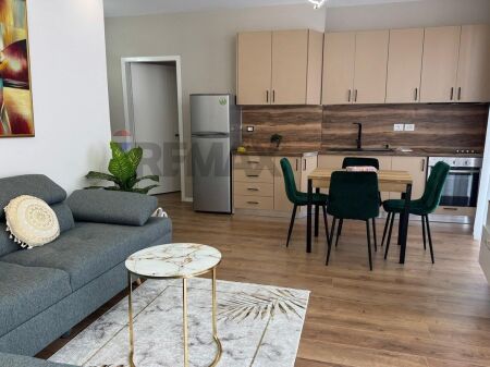 Apartament 2+1 per qira, Rr. Barrikadave