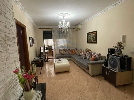 Rent, Apartment 2+1+2, 5 May Street, Tirana