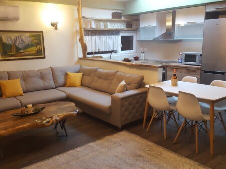 🏢Al Lago Secco, Via Peti, si affitta un appartamento arredato 2+1. 650 Euro   