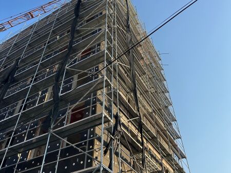 Shitet apartament 2+1+2, 94m2, në Kamëz pranë  Rrethit të Ullirit. 90'000€