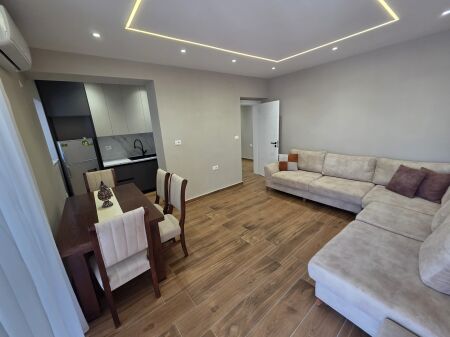 📍Medresja Tirane Affittasi Appartamento 3+1+ Veranda