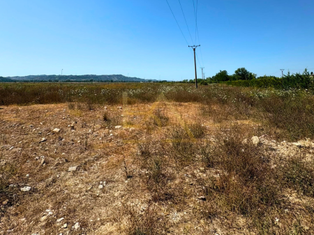 Tokë për Shitje – Valias, Pranë Aeroportit, Tiranë