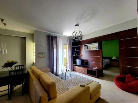 I rent a 1+1 apartment in Ali Dem. 450 thousand lek