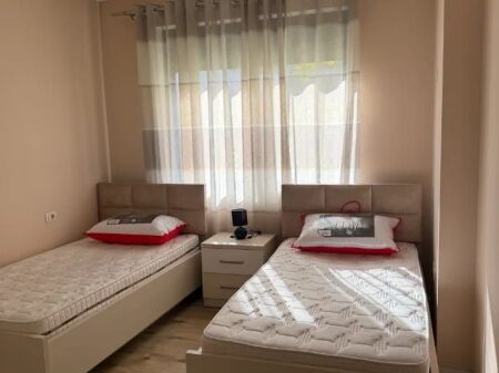 Jepet Me Qera Apartament 1+1+1 Ballkon
