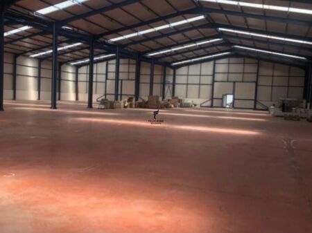 WAREHOUSES FOR RENT 250 M2 5 MAY 170,000 LEKE FH-86287