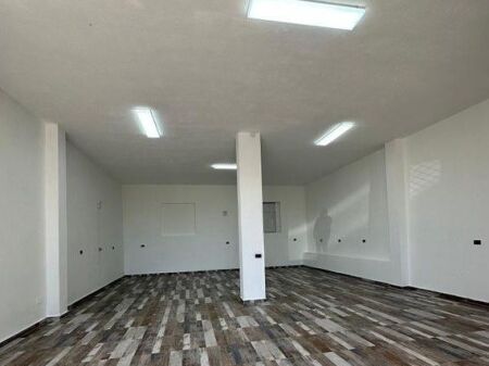 Qera | Magazinë | Kodra E. Priftit | 500 €/muaj