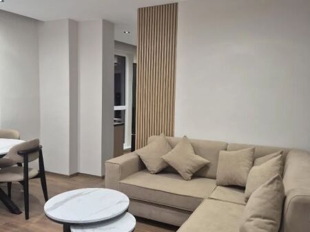 JEPET APARTAMENT ME QERA 1+1, PRANE QSUT