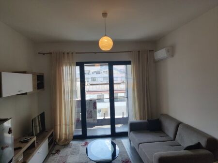 Qira, Apartament 1+1, Square 21, Rruga e Kavajës, Tiranë.