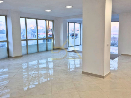 Spazio Duplex in Affitto – Via Jordan Misja, Tirana