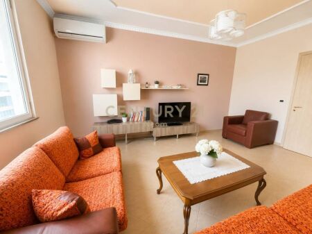Shitet apartament 2+1+2 në Astir