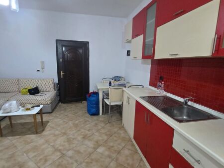 Affittasi 1+1 Complesso Derveni Misto Mame 30.000 lek