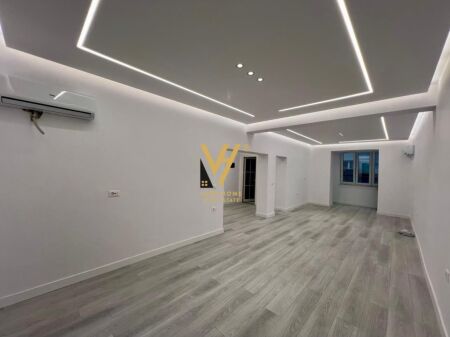 JEPET ZYRE 75 M2 ME QERA TE RRUGA E BARRIKADAVE 1.000 EURO