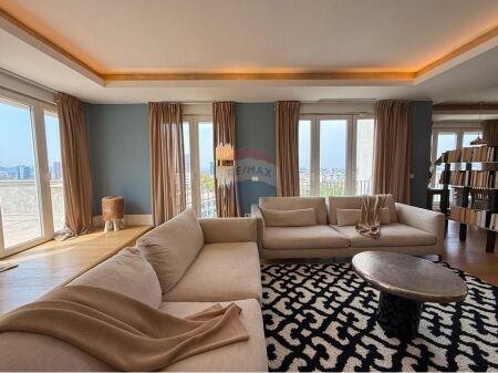 Penthouse Ekskluziv për Shitje – Luks, Arkitekturë Bashkëkohore dhe Panoramë 360° mbi Tiranën