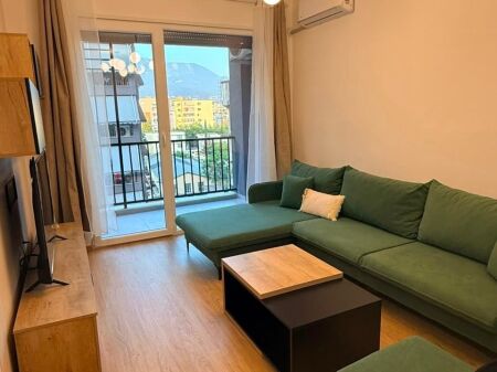 Jepet me qira apartament 1+1 ne 5 Maj