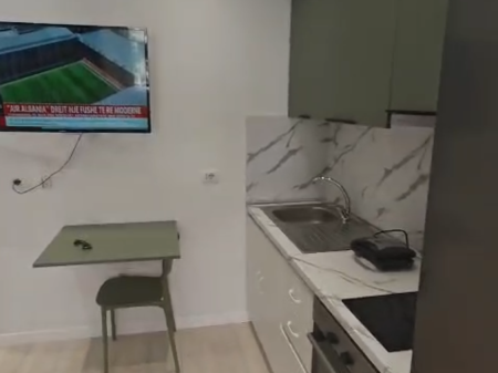Jepet Garsionjere me qera Porcelan !