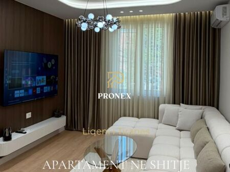 Apartament ne shitje 1+1 prane Liqenit Artificial