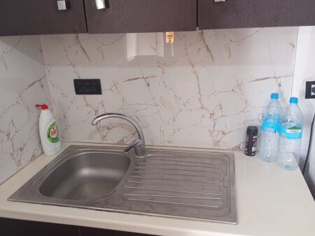 APARTAMENT 1+1. 30000 LEKE.ZOGU I ZI