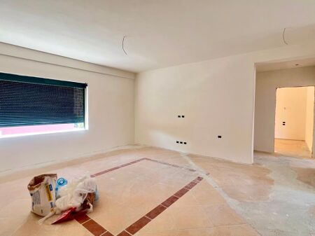 SHITET 3+1+2wc + Kuzhine e Vecuar Selite - Prane Universitetit Marlin Barleti 210,000€ - Orientim JUG - Kati 3 - SP.127m² - E Rinovuar