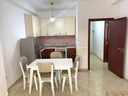 Apartament 1+1, Unaza e Re.