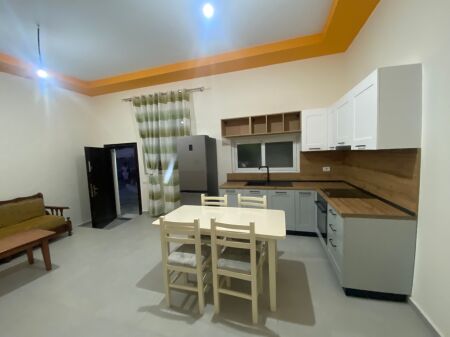 Apartament 1+1 per qera ne Kombinat !